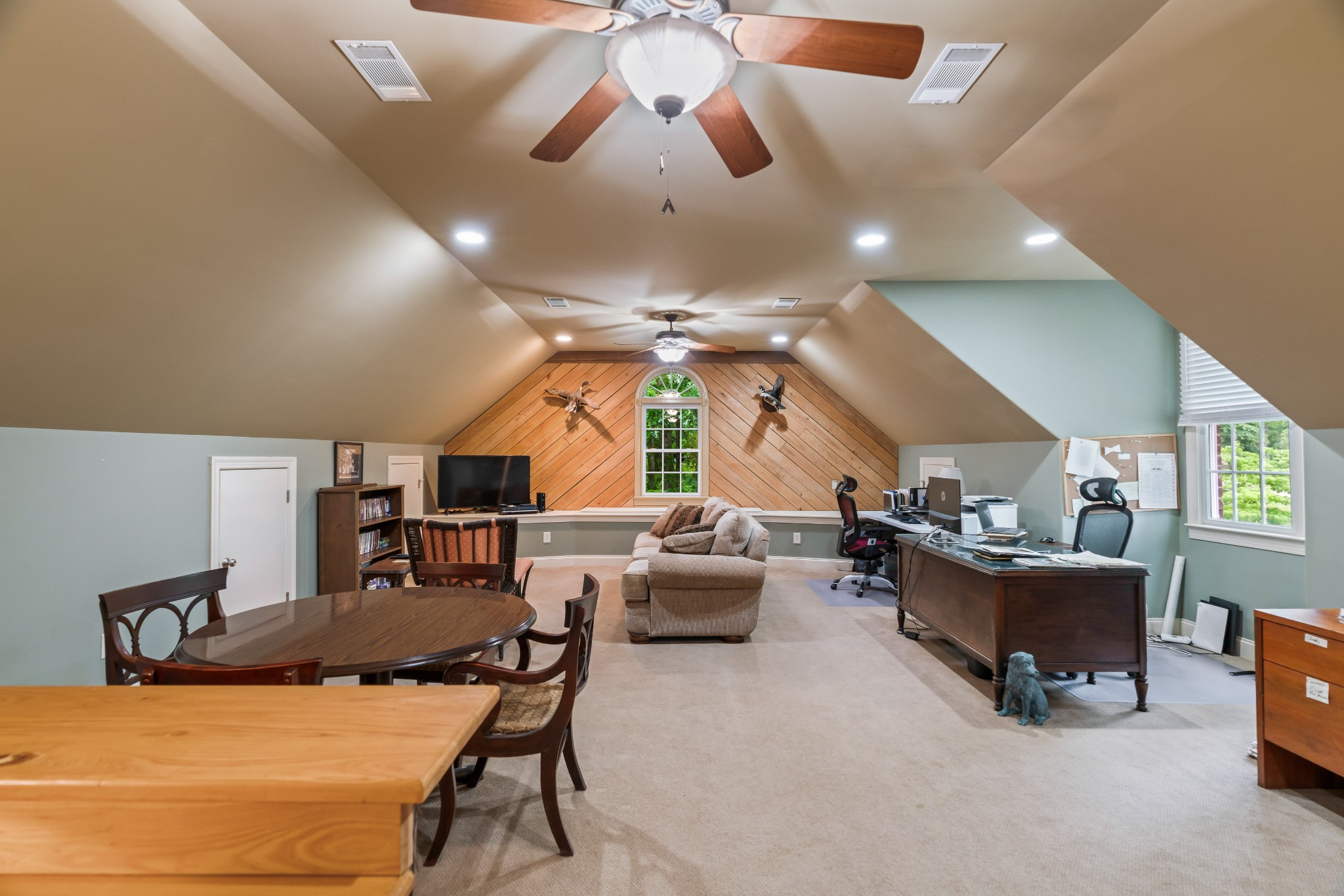 1976 Cooks Road Mount Juliet, TN 37122 - Photo 33 of 70 a living room with furniture and a chandelier