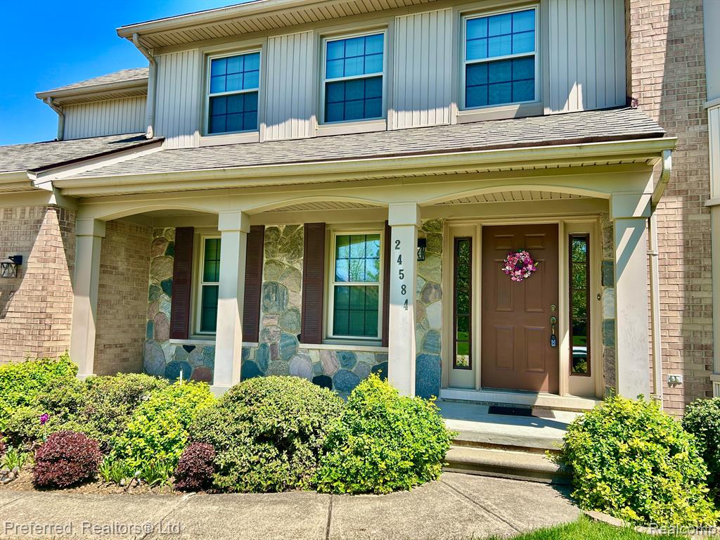 24584 Ridgeview Drive Farmington Hills, MI 48336 - Photo 1 of 50