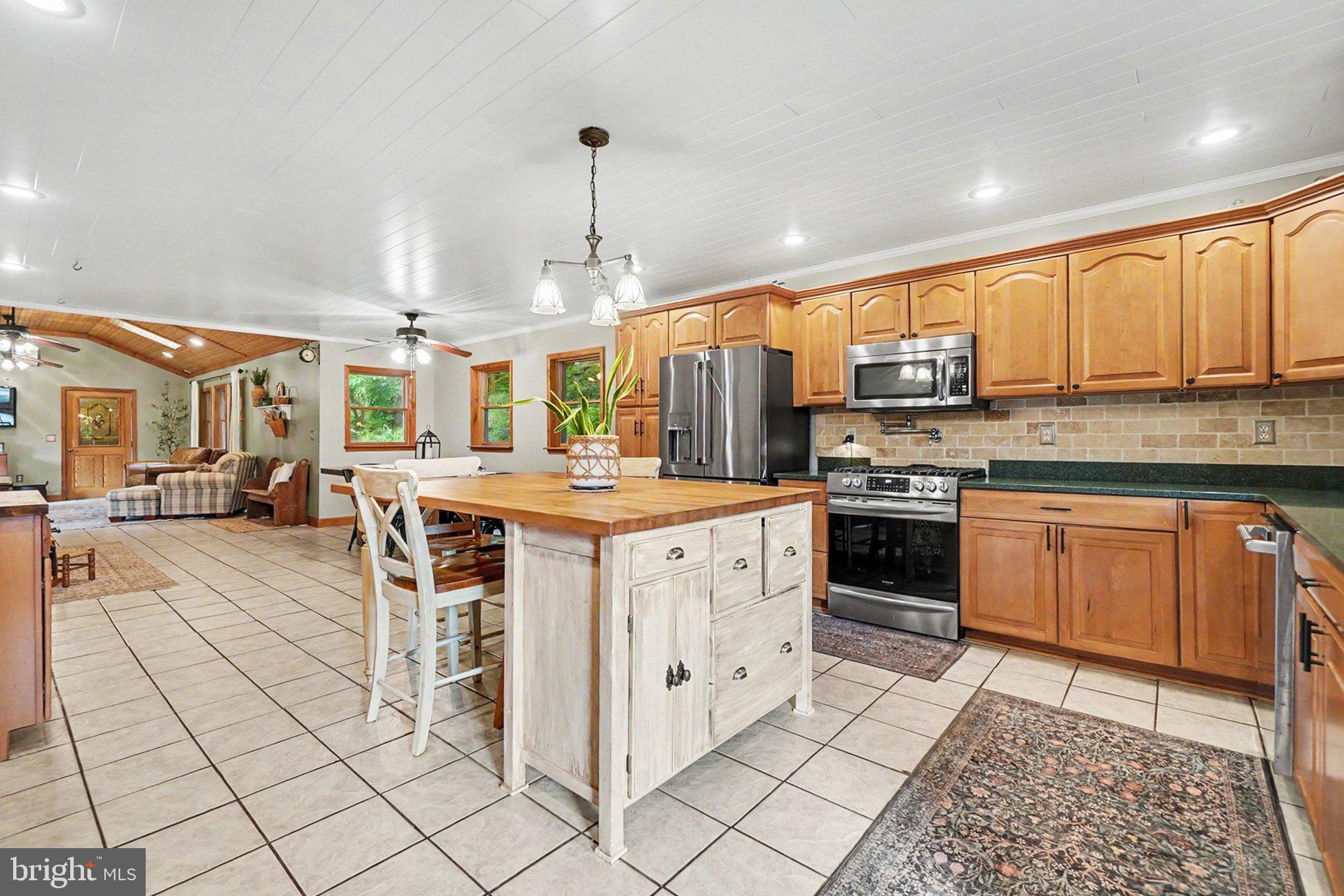 1021 Pine Stump Road Chambersburg, PA 17202 - Photo 10 of 45