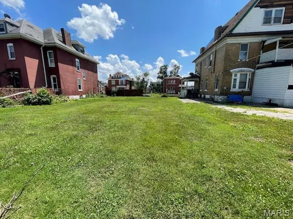 $10,000 | 5089 Raymond Avenue, St. Louis, MO 63113