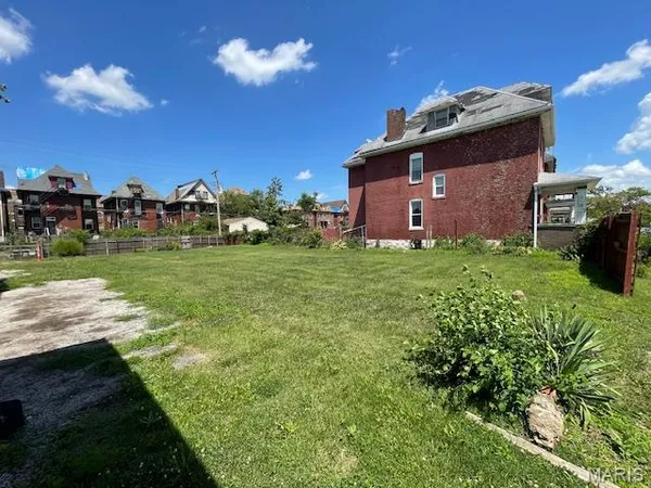 $10,000 | 5089 Raymond Avenue, St. Louis, MO 63113