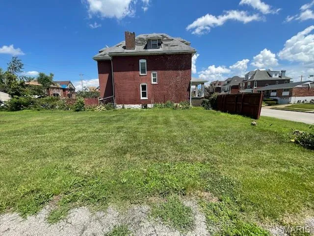 $10,000 | 5089 Raymond Avenue, St. Louis, MO 63113