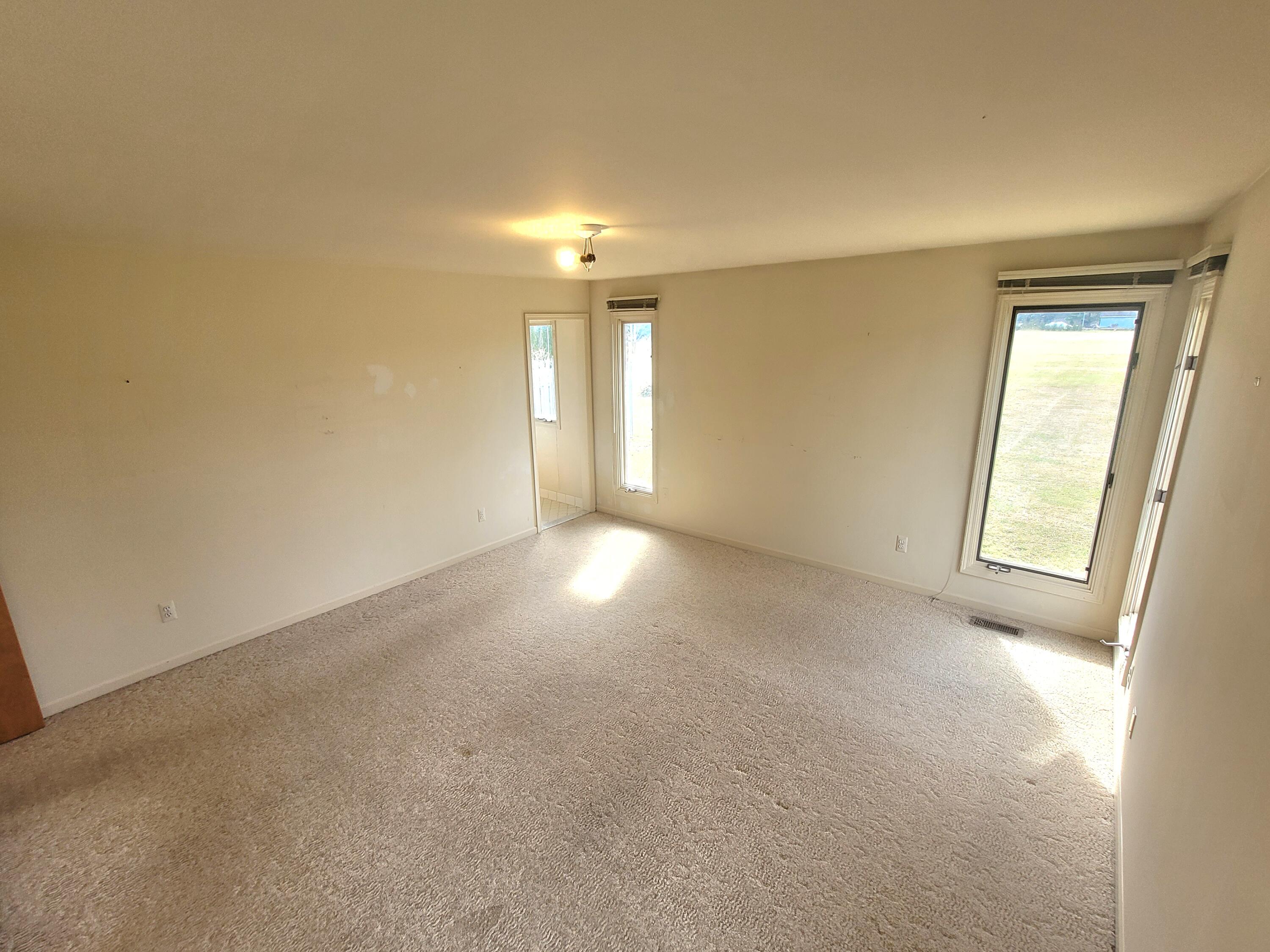 18430 28 Mile Road Ray, MI 48096 - Photo 14 of 37 Master bedroom