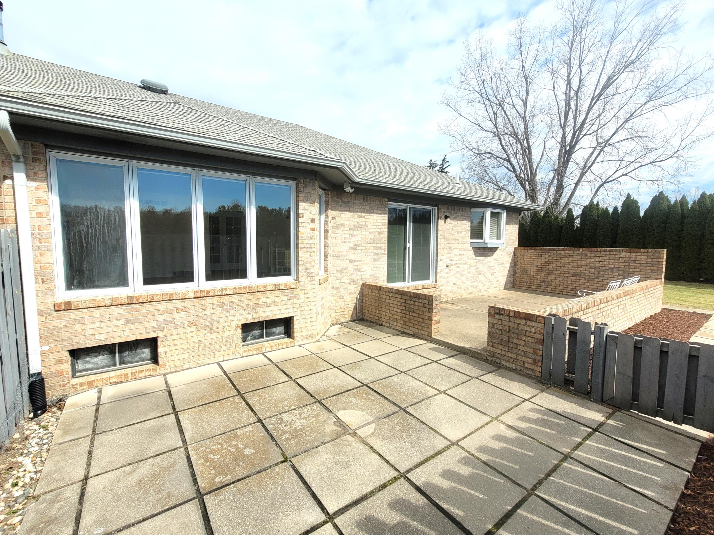 18430 28 Mile Road Ray, MI 48096 - Photo 5 of 37 Back patio