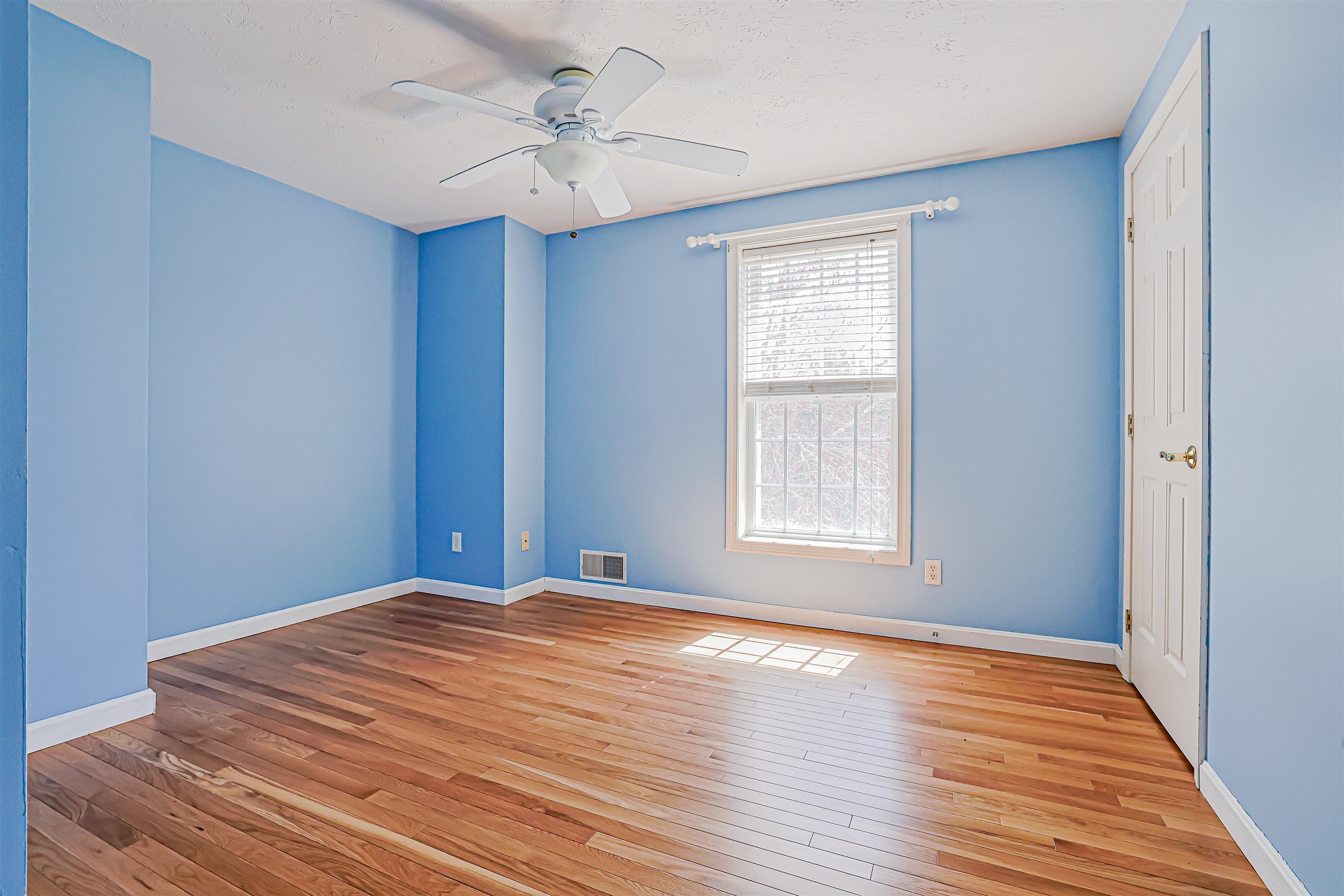 10 Checkerberry Lane Londonderry, NH 03053 - Photo 27 of 41