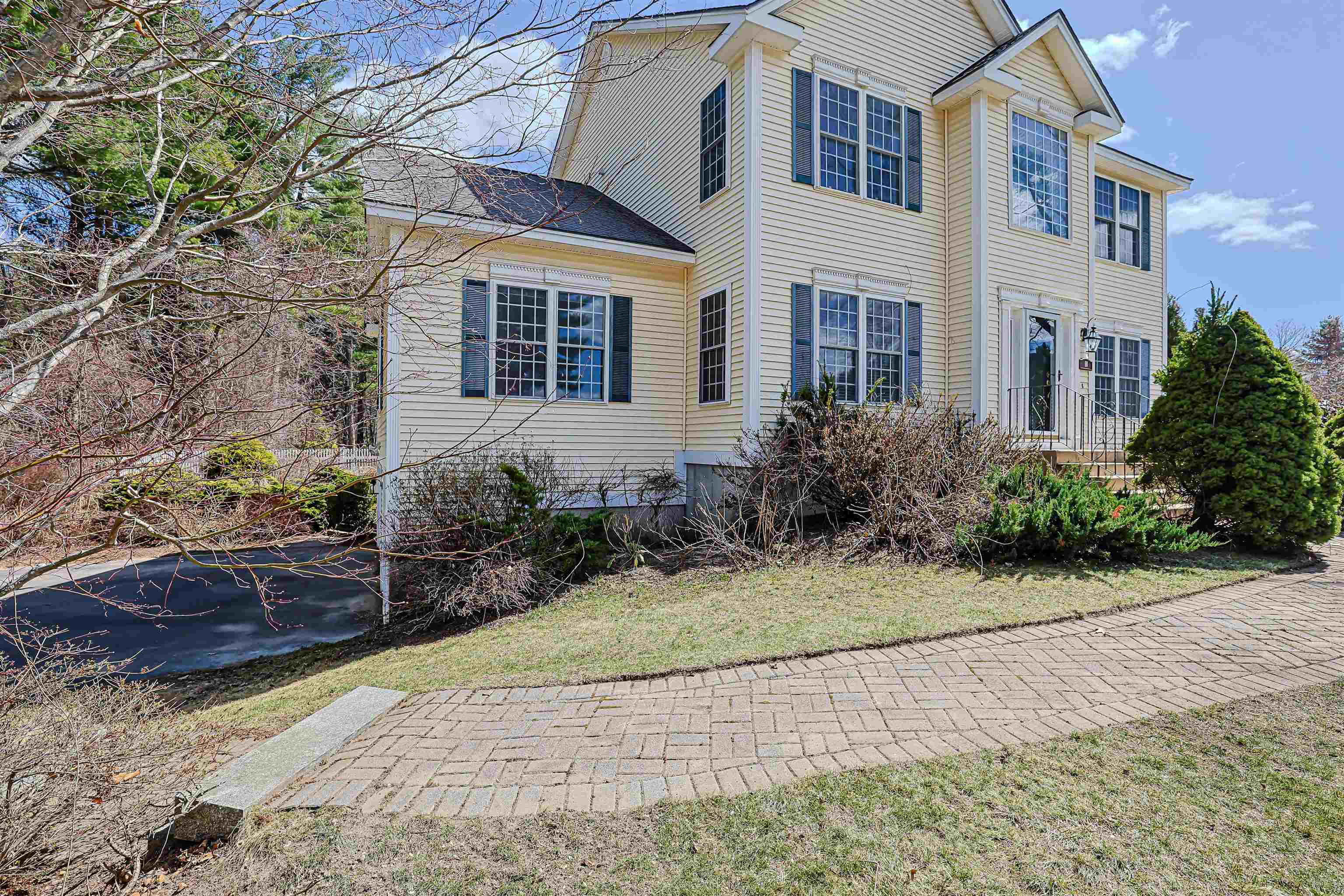 10 Checkerberry Lane Londonderry, NH 03053 - Photo 4 of 41