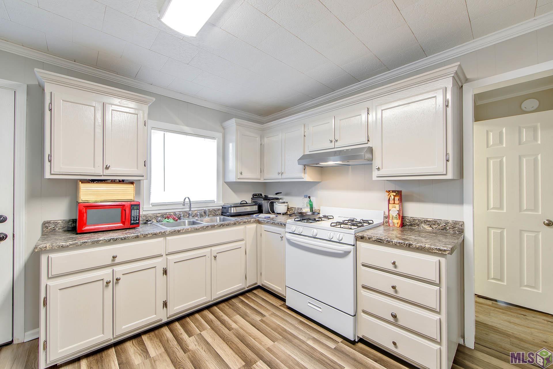 445 St Louis Street Raceland, LA 70394 - Photo 7 of 11