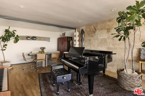$1,499,000 | 6190 Temple Hill Drive, Los Angeles, CA 90068
