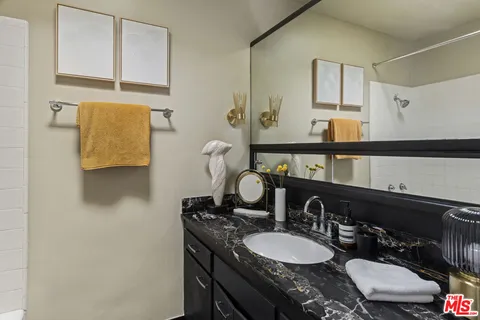 $1,499,000 | 6190 Temple Hill Drive, Los Angeles, CA 90068
