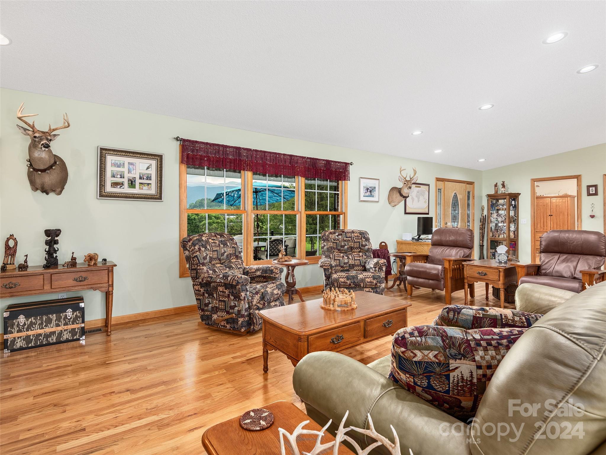 4198 Pigeon Road Waynesville, NC 28786 - Photo 13 of 39 Gallery Image 13