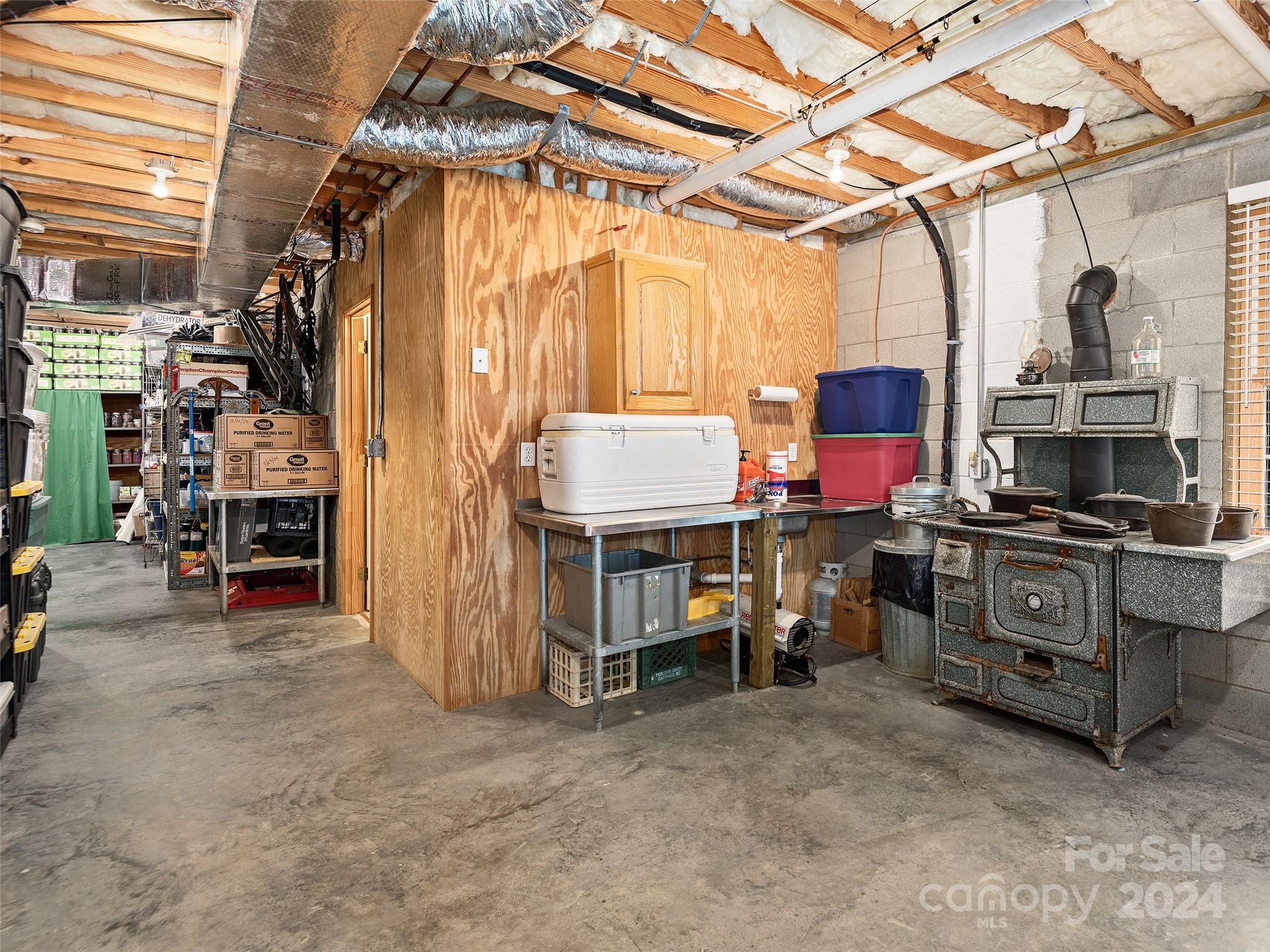 4198 Pigeon Road Waynesville, NC 28786 - Photo 30 of 39 Gallery Image 30