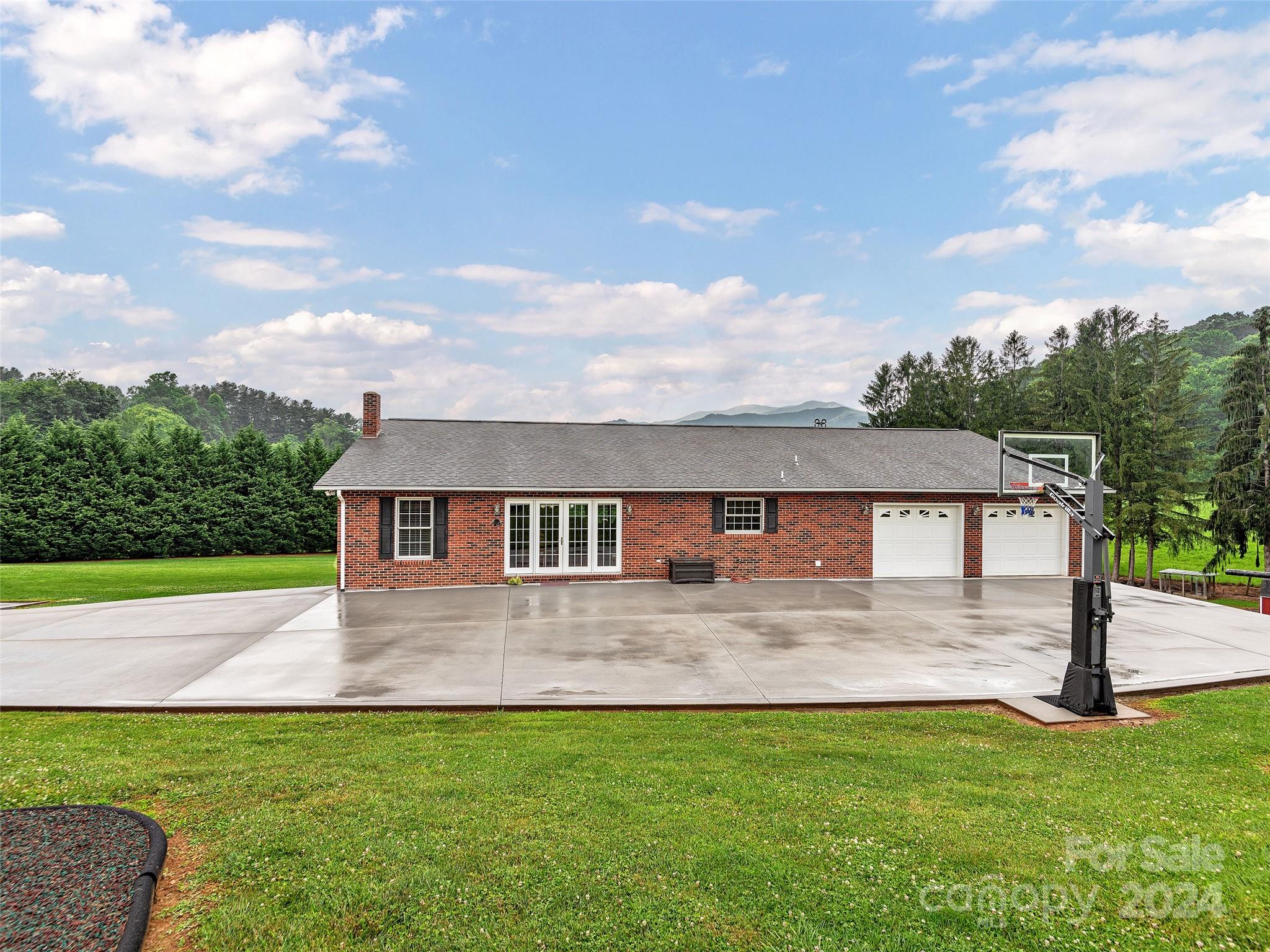 4198 Pigeon Road Waynesville, NC 28786 - Photo 34 of 39 Gallery Image 34