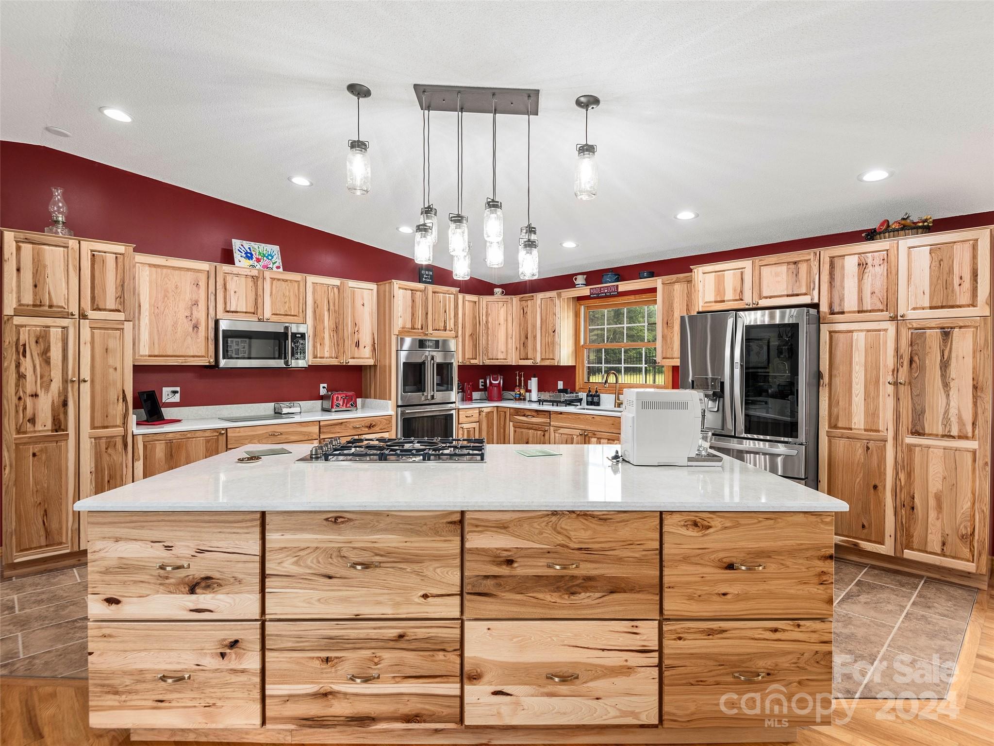 4198 Pigeon Road Waynesville, NC 28786 - Photo 9 of 39 Gallery Image 9