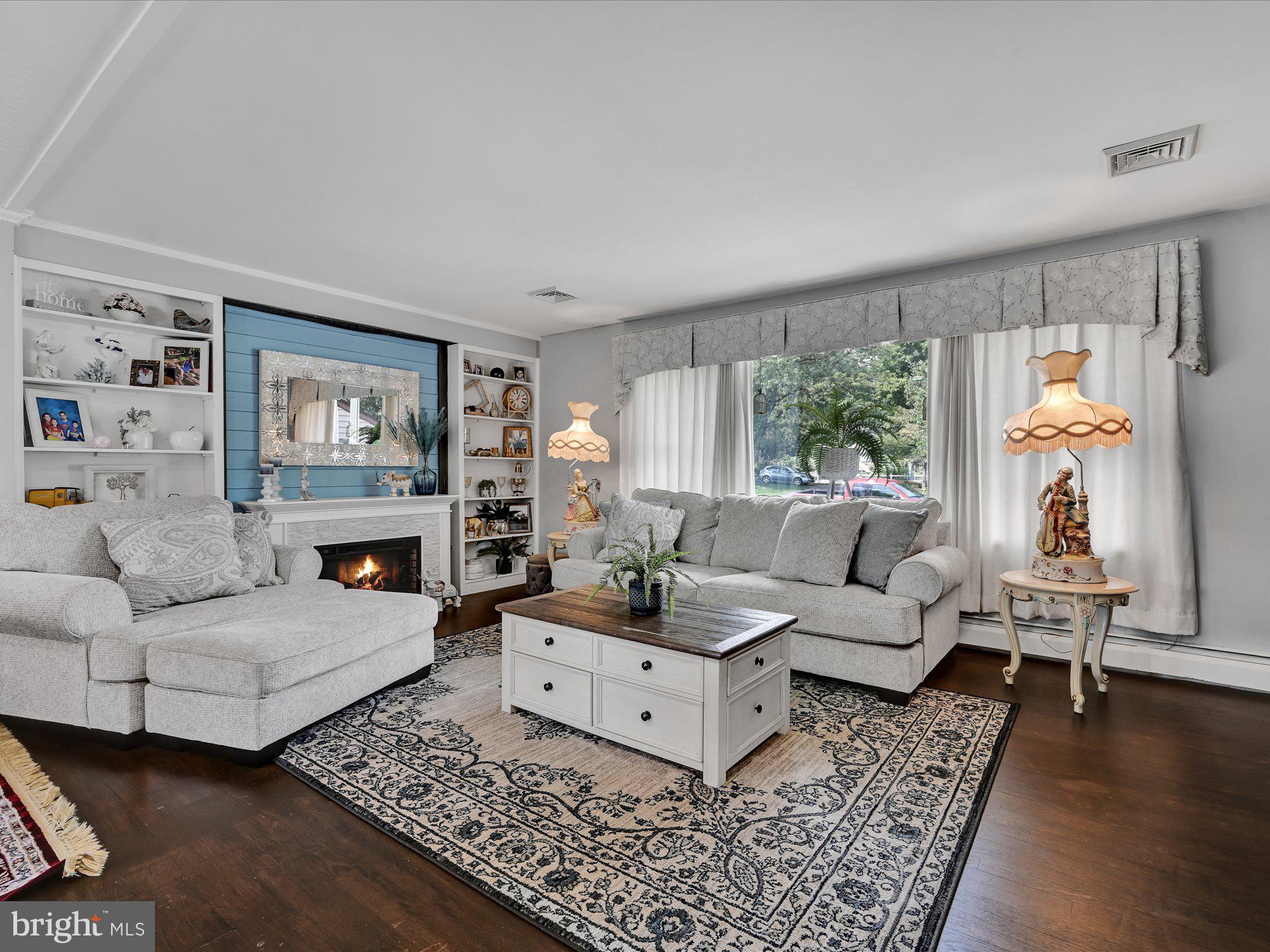 426 Revere Road Lancaster, PA 17601 - Photo 5 of 31 Living Room