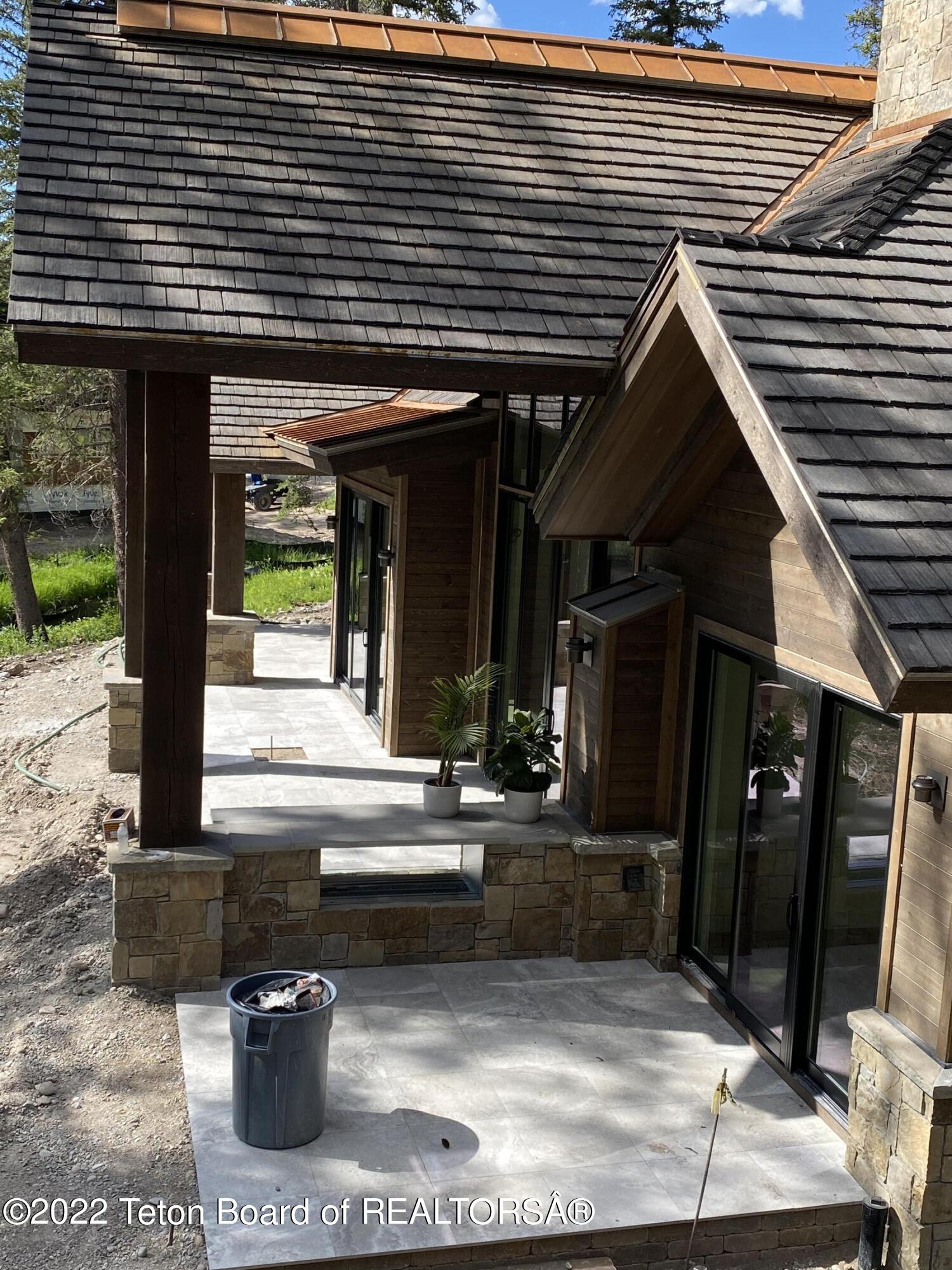 0DBFF778-59AD-4B93-97D7-FA4D6143E141