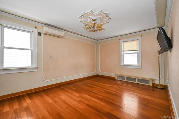 $6,500 | 63-42 Alderton Street | Rego Park