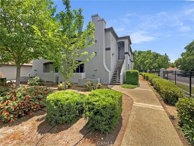 $285,000 | 5201 Laguna Oaks Drive, Unit 5, Elk Grove, CA 95758