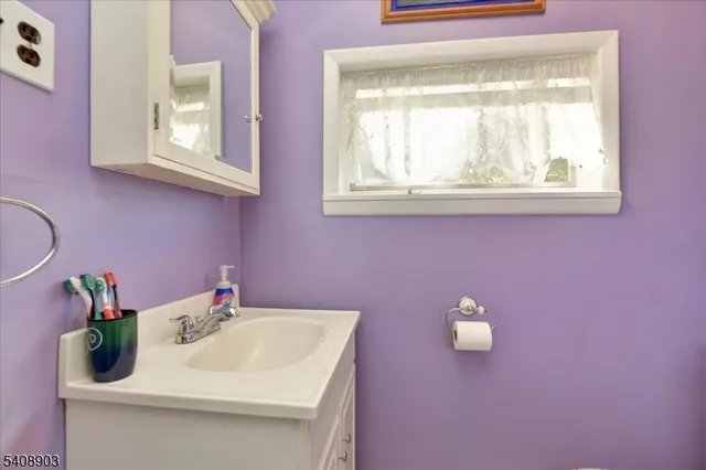 $489,900 | 21 Tice Place, Ringwood, NJ 07456