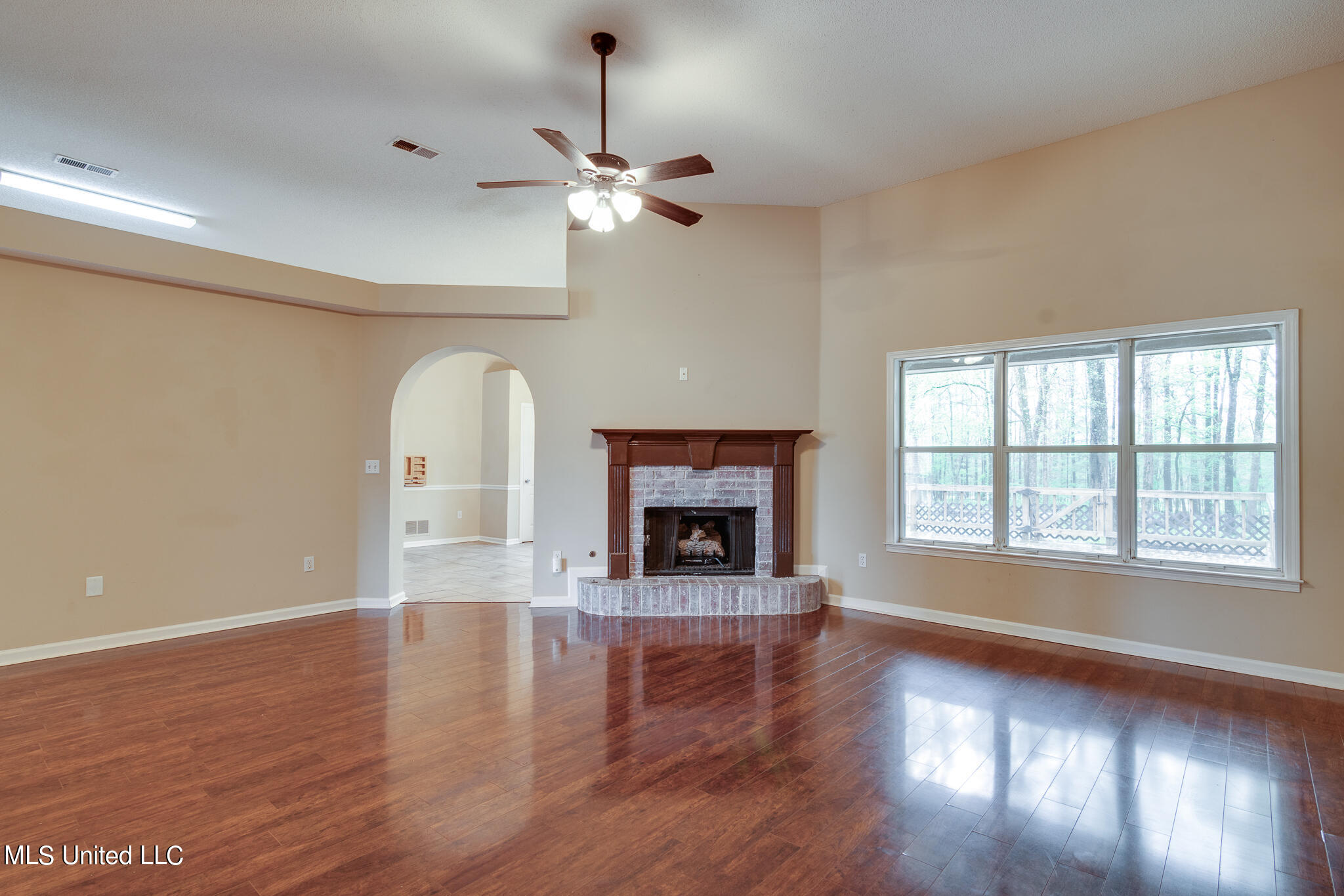 4617 Nail Road Olive Branch, MS 38654 - Photo 3 of 46 Living Room