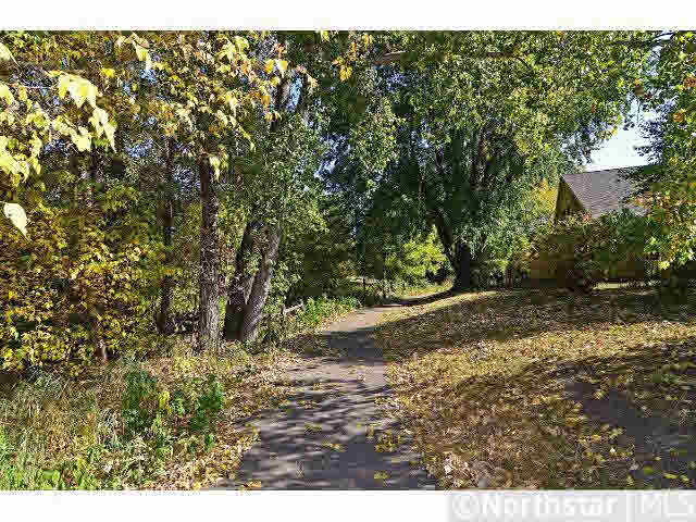 2224 Kings Valley Road Golden Valley, MN 55427 - Photo 16 of 17 Gallery Image 16