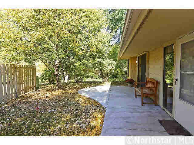 2224 Kings Valley Road Golden Valley, MN 55427 - Photo 4 of 17 Gallery Image 4