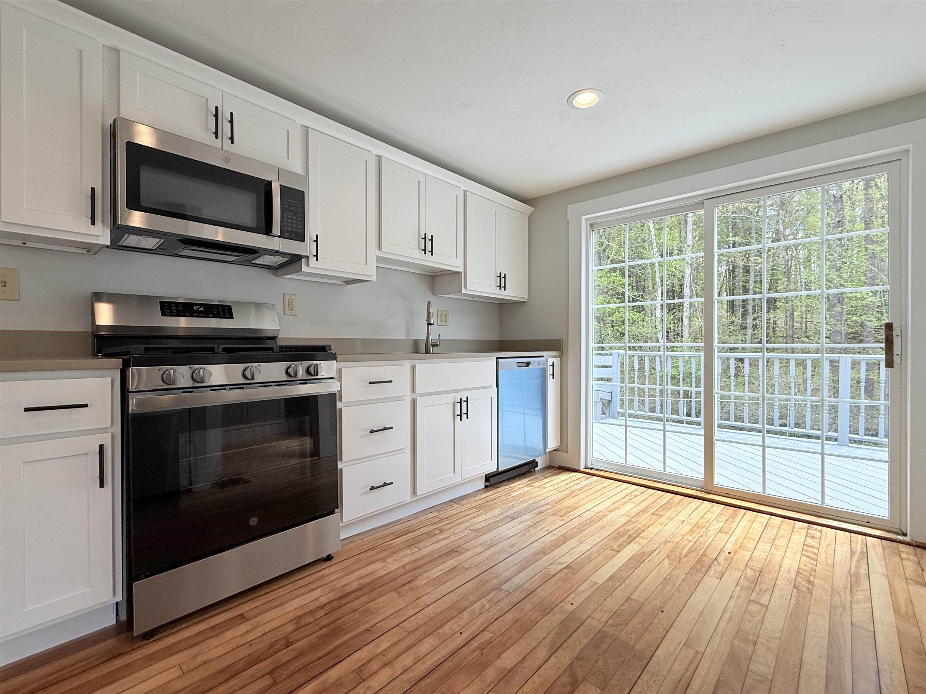 9 Blake Road Epping, NH 03042 - Photo 4 of 60