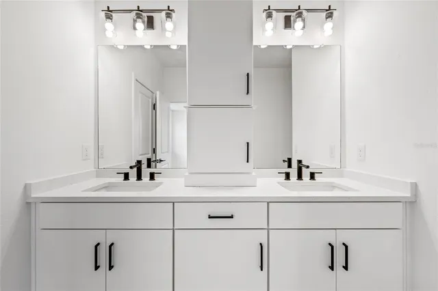 $499,900 | 2013 Wild Heron Court, Valrico, FL 33596