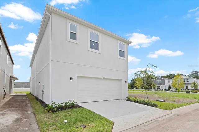 $499,900 | 2013 Wild Heron Court, Valrico, FL 33596