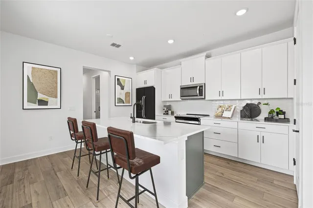 $499,900 | 2013 Wild Heron Court, Valrico, FL 33596