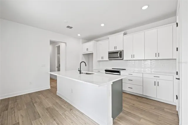 $499,900 | 2013 Wild Heron Court, Valrico, FL 33596