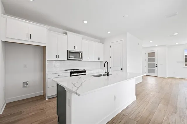 $499,900 | 2013 Wild Heron Court, Valrico, FL 33596