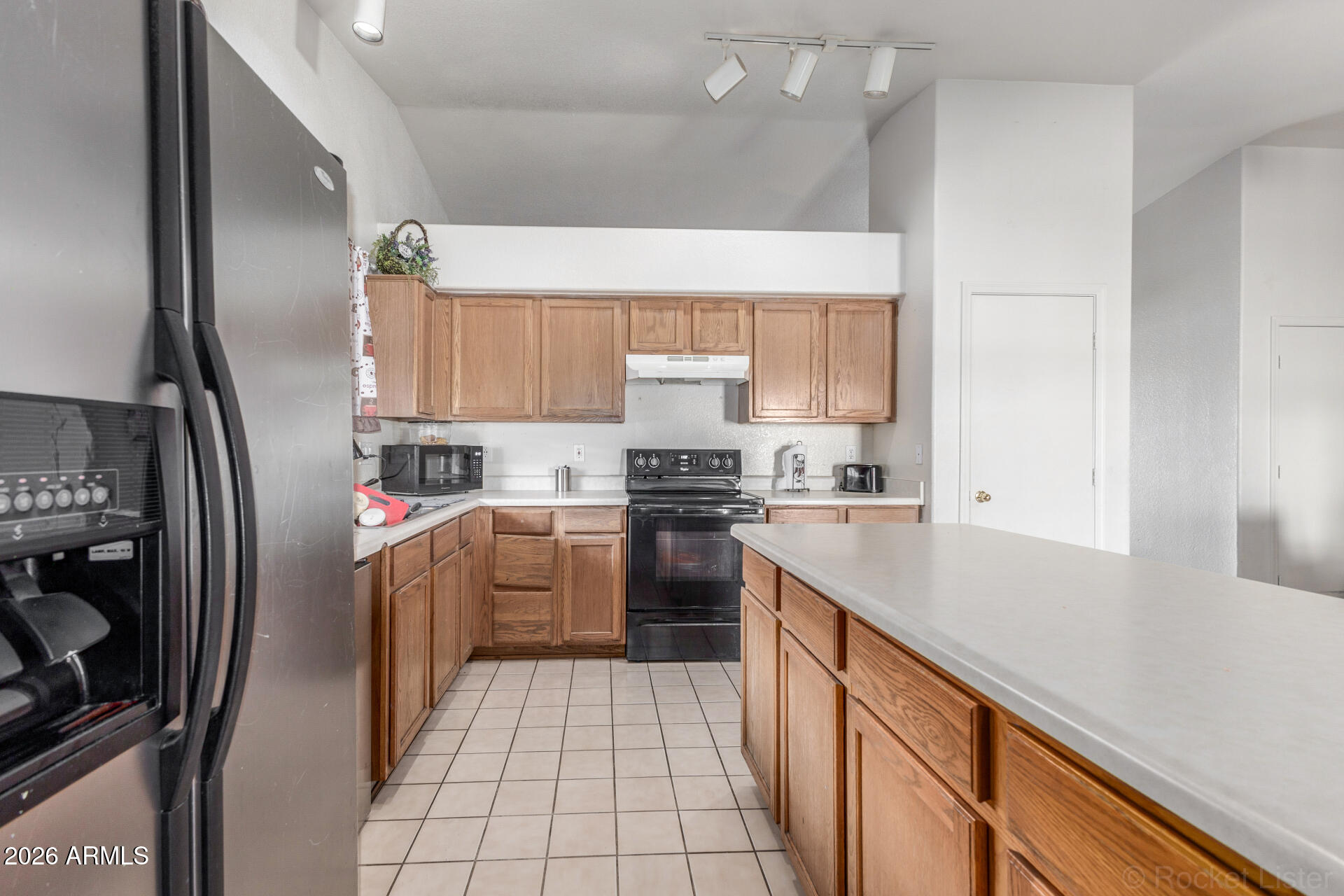 8922 West Monte Vista Road Phoenix, AZ 85037 - Photo 11 of 28 11 Monte Vista