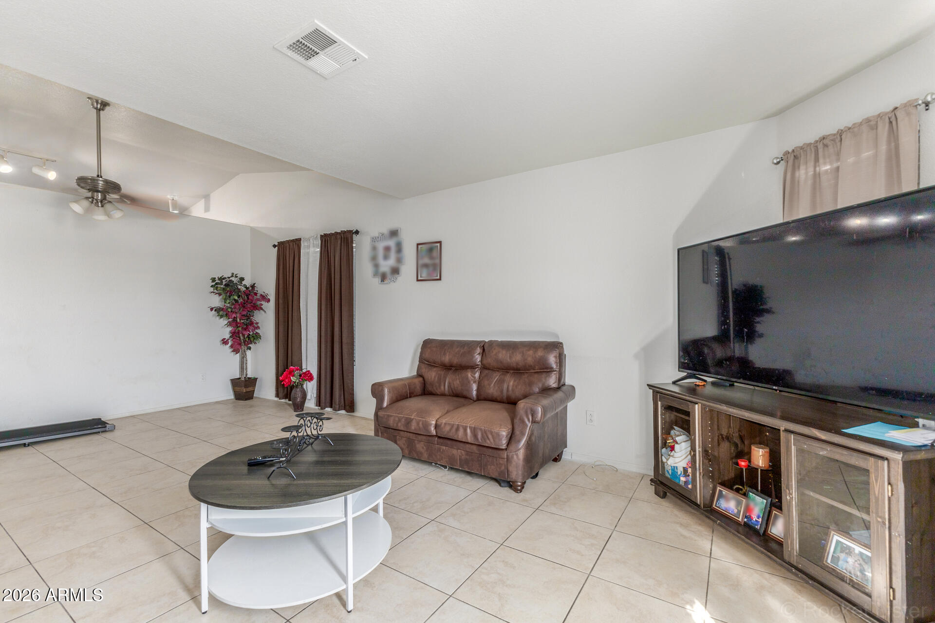 8922 West Monte Vista Road Phoenix, AZ 85037 - Photo 4 of 28 4 Monte Vista