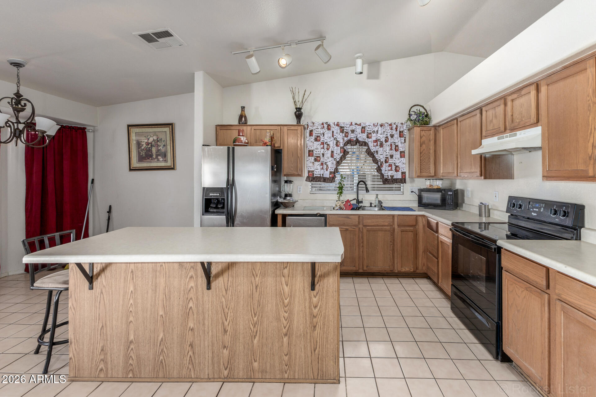 8922 West Monte Vista Road Phoenix, AZ 85037 - Photo 9 of 28 9 Monte Vista