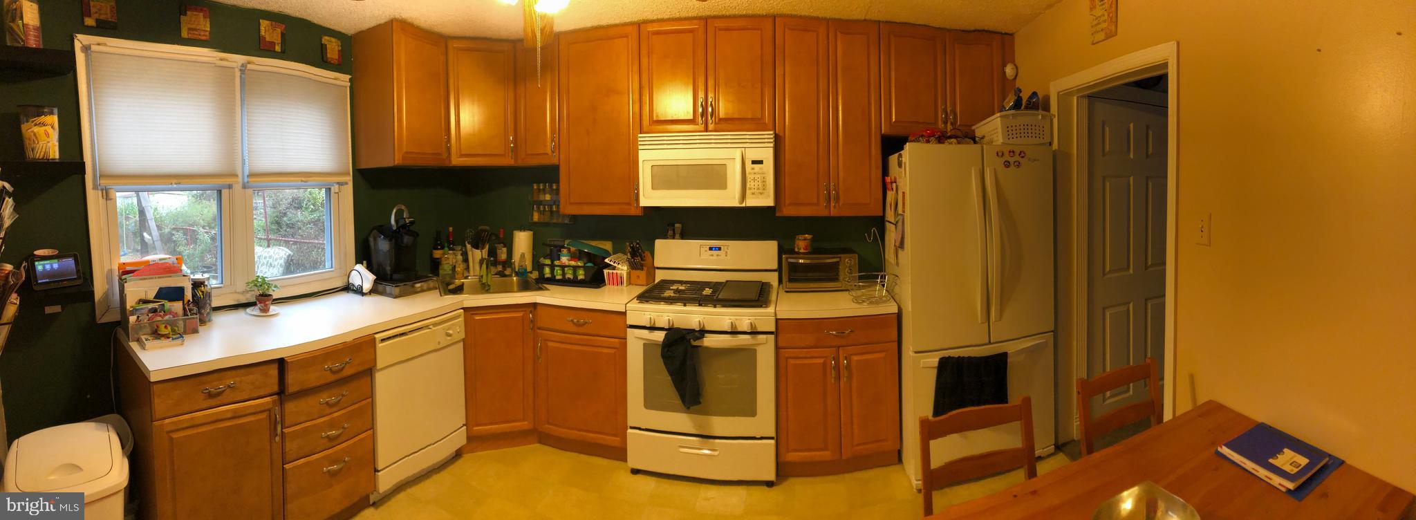 3203 Fairdale Road Philadelphia, PA 19154 - Photo 9 of 27 eat in kitchen