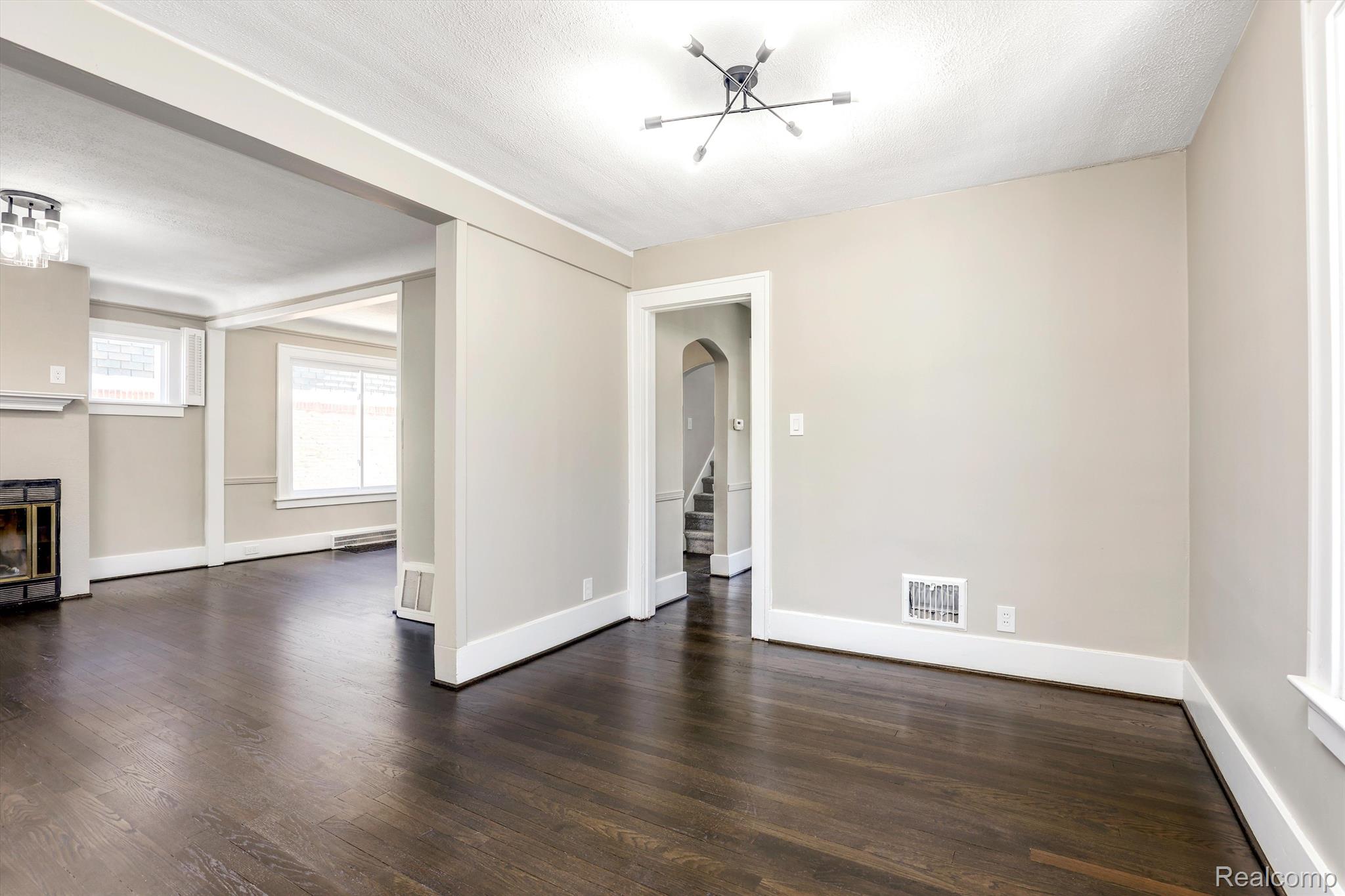 1079 Eaton Road Berkley, MI 48072 - Photo 7 of 36