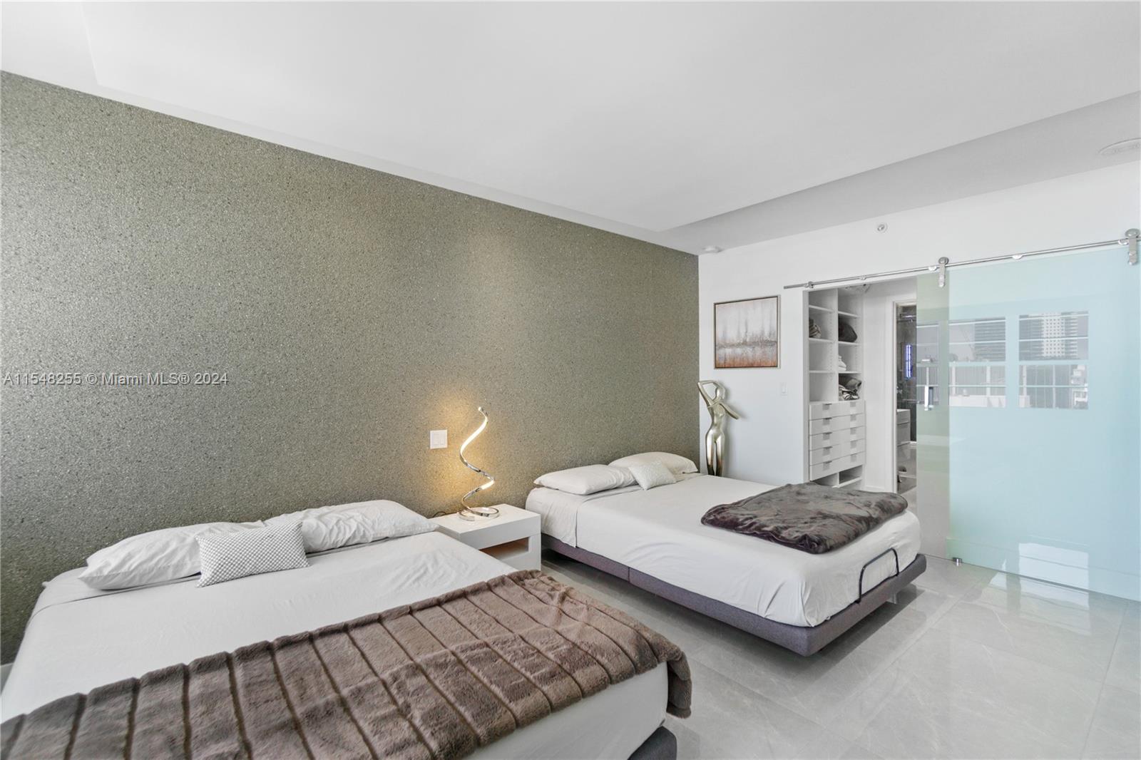 100 Lincoln Road, Unit 1602 Miami Beach, FL 33139 - Photo 13 of 31