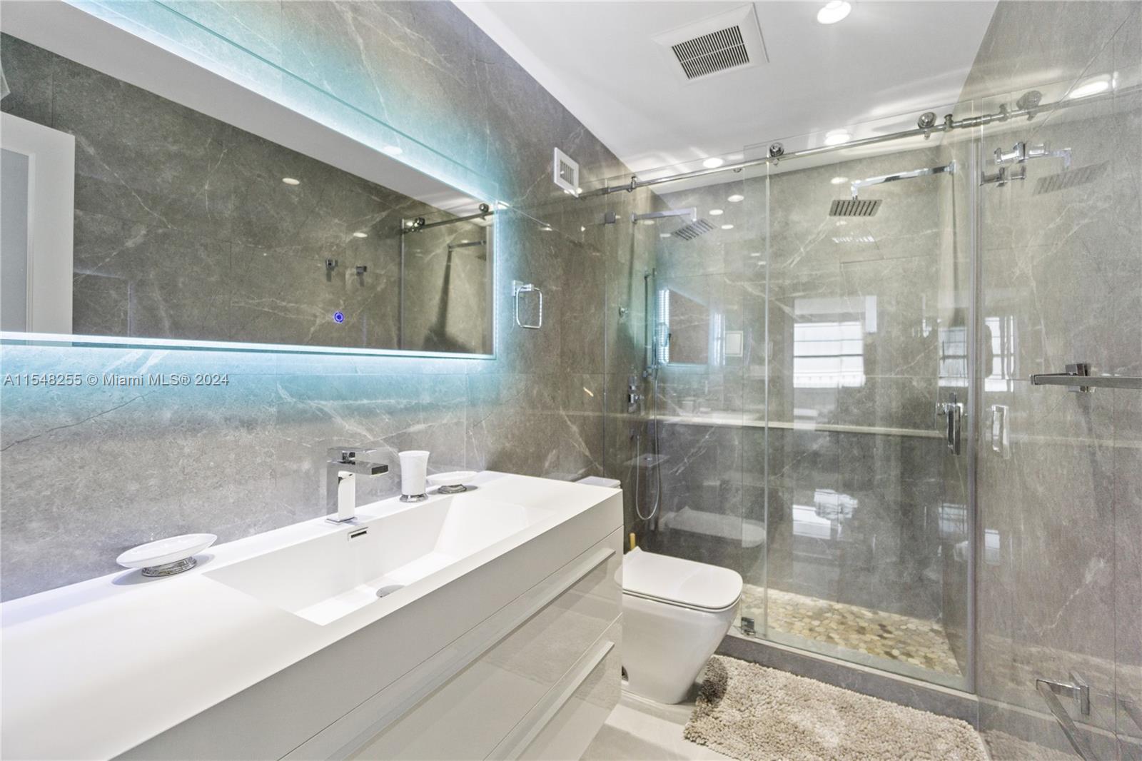 100 Lincoln Road, Unit 1602 Miami Beach, FL 33139 - Photo 17 of 31