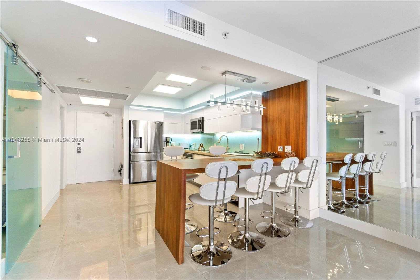 100 Lincoln Road, Unit 1602 Miami Beach, FL 33139 - Photo 2 of 31