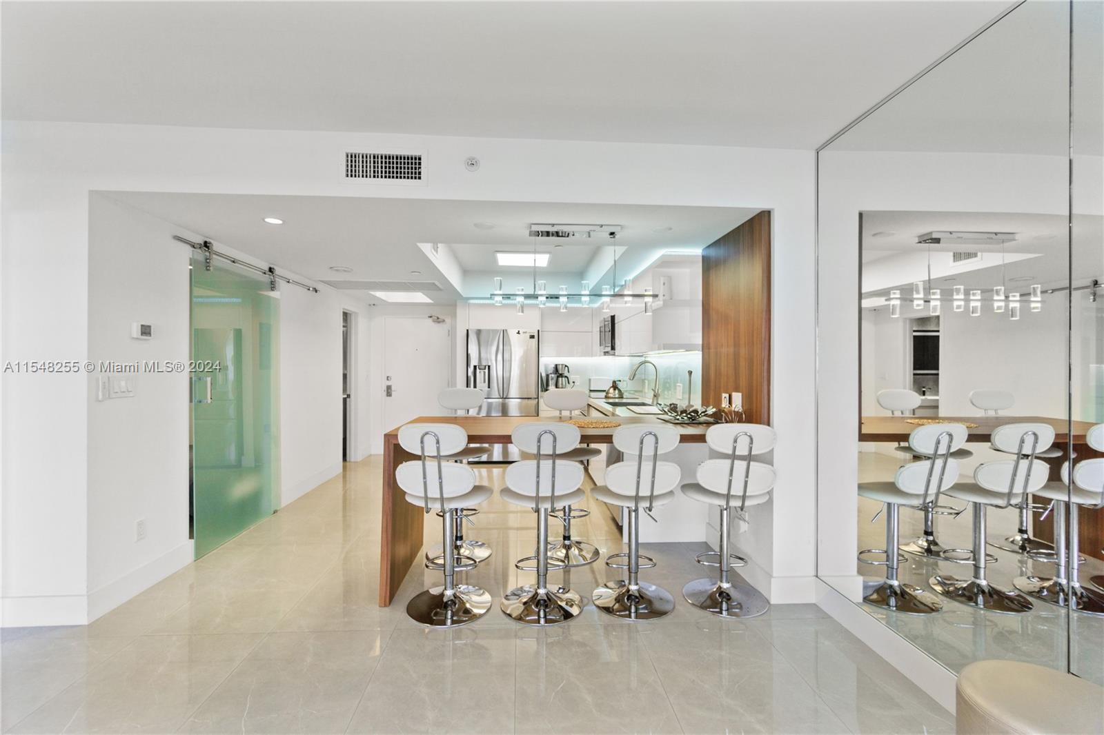 100 Lincoln Road, Unit 1602 Miami Beach, FL 33139 - Photo 5 of 31