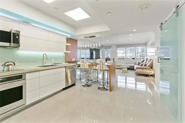 $4,500 | 100 Lincoln Road, Unit 1602, Miami Beach, FL 33139