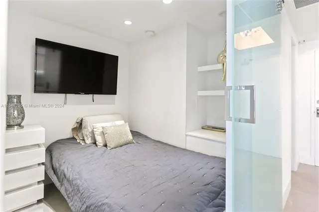 $4,500 | 100 Lincoln Road, Unit 1602, Miami Beach, FL 33139