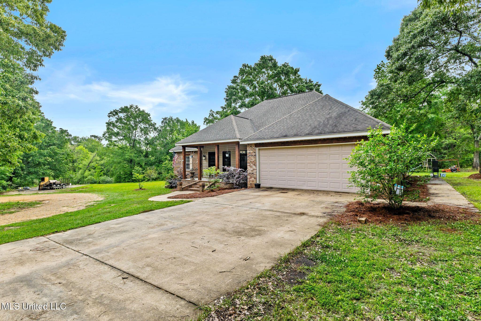 26 Dobbs Road Sumrall, MS 39482 - Photo 3 of 48 26_Dobbs_Rd-3