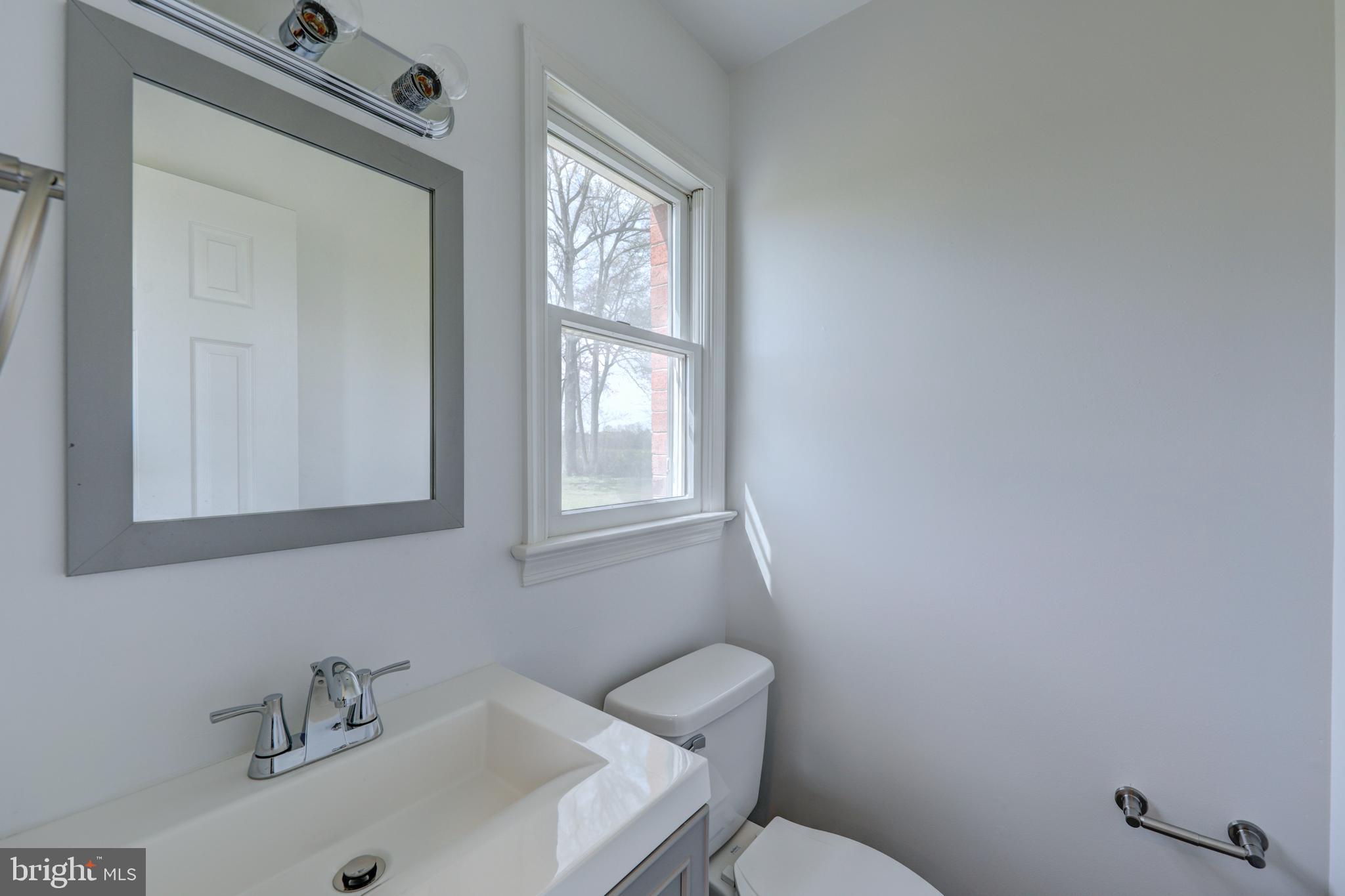 36352 Old Stage Road Delmar, DE 19940 - Photo 31 of 36 1/2 bath in bedroom