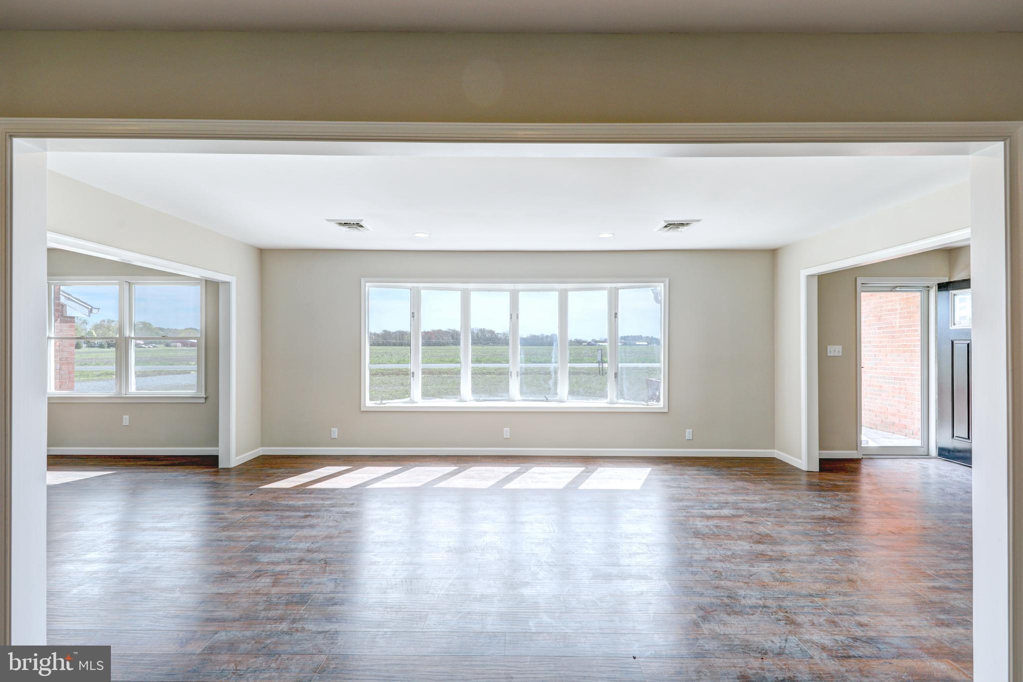 36352 Old Stage Road Delmar, DE 19940 - Photo 7 of 36 Front Room