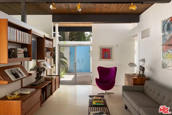 $10,000 | 4965 Calvin Avenue, Tarzana, CA 91356