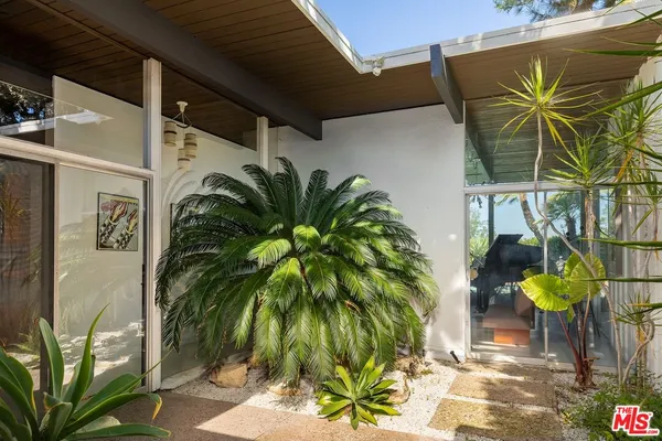 $10,000 | 4965 Calvin Avenue, Tarzana, CA 91356