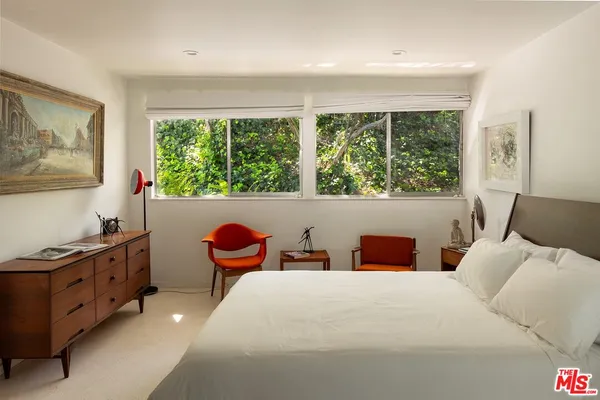 $10,000 | 4965 Calvin Avenue, Tarzana, CA 91356