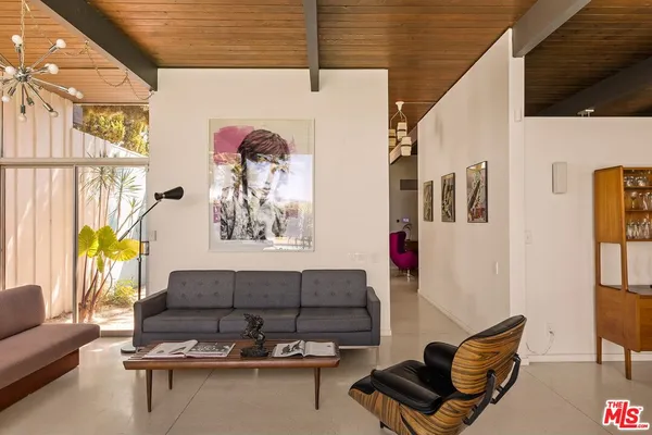 $10,000 | 4965 Calvin Avenue, Tarzana, CA 91356