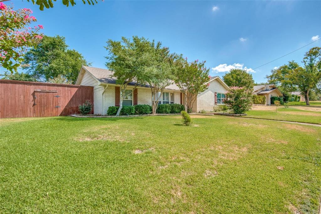 6607 Roundrock Road Dallas, TX 75248 - Photo 3 of 25